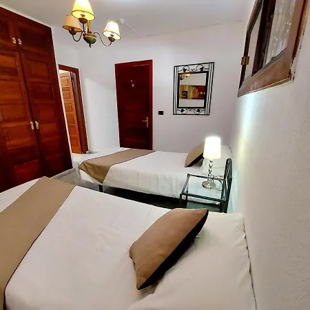 2 Bedrooms Heatedpool Aircon Cristianos Los Cristianos (Tenerife)