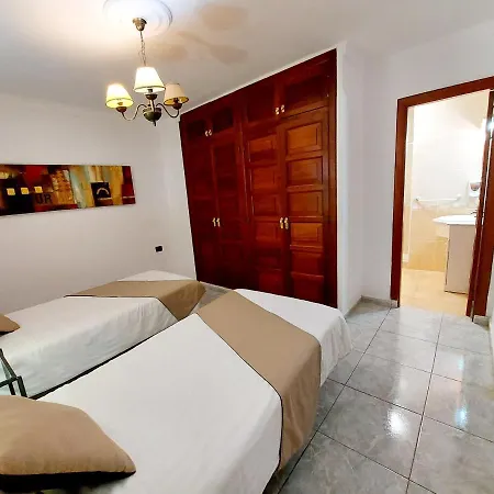 2 Bedrooms Heatedpool Aircon Los Cristianos * Los Cristianos (Tenerife)