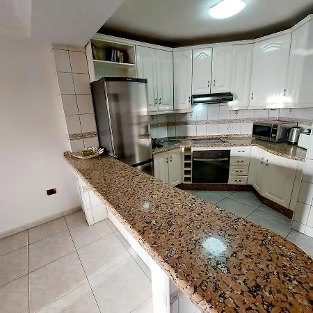 2 Bedrooms Heatedpool Aircon Los Cristianos Appartement Los Cristianos (Tenerife)
