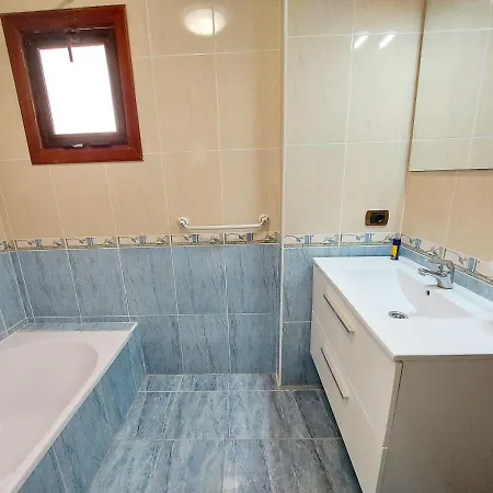 2 Bedrooms Heatedpool Aircon Los Cristianos * Los Cristianos (Tenerife)